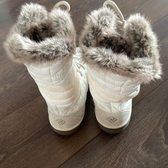 Columbia Omni winter boots for sale. Shipping price varies. - Picture 4 of 4